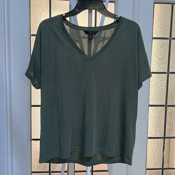 Banana Republic Oversized V Neck 🌺 - Picture 1 of 1